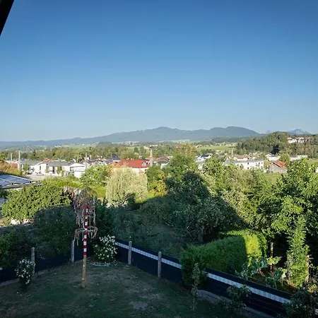 Wallersee Mit Balkon In Seekirchen Im Salzburger Seenland Nahe Salzburg