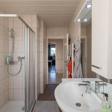 Wallersee Mit Balkon In Seekirchen Im Salzburger Seenland Nahe Salzburg *