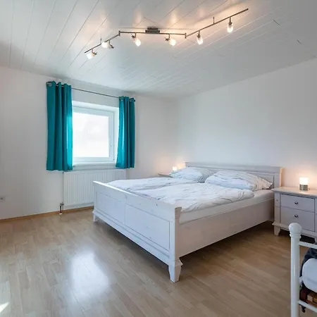 Lejlighed Wallersee Mit Balkon In Seekirchen Im Salzburger Seenland Nahe Salzburg Seewalchen