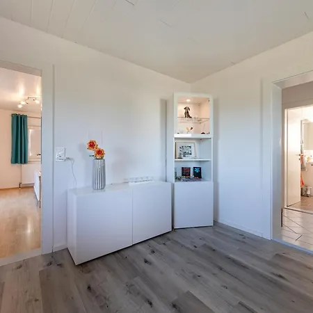 Wallersee Mit Balkon In Seekirchen Im Salzburger Seenland Nahe Salzburg *